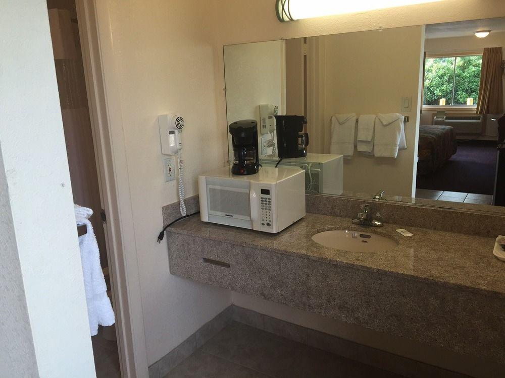 Belmont Inn And Suites Hampton Eksteriør billede