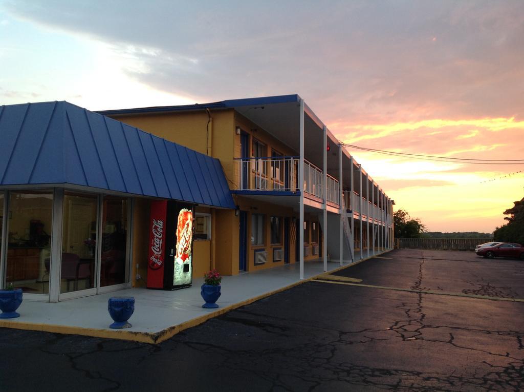 Belmont Inn And Suites Hampton Eksteriør billede