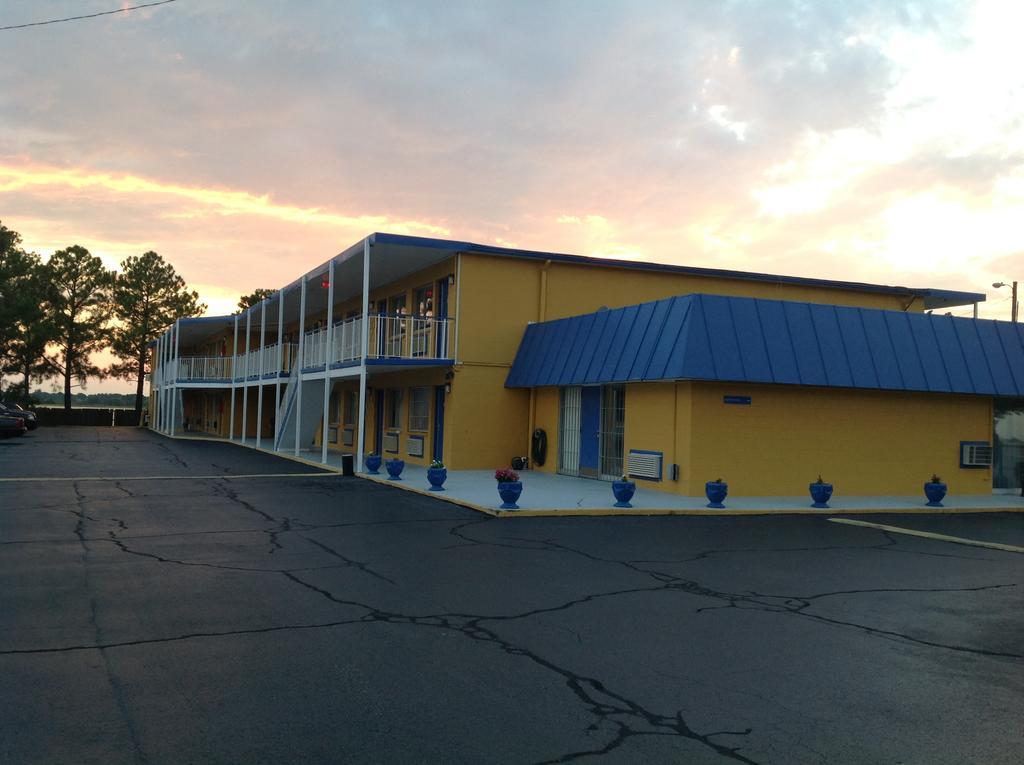 Belmont Inn And Suites Hampton Eksteriør billede